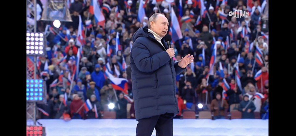 Cinism barbar la Moscova: Putin citează din Biblie la un CONCERT cu sute de mii de oameni pe stadion, în timp ce armata lui omoară civilii pe capete în Ucraina