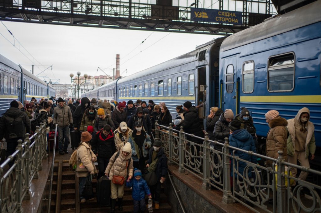 Rușii au bombardat o gară din Ucraina de unde se evacuau civilii. Peste 30 de morți și zeci de răniți