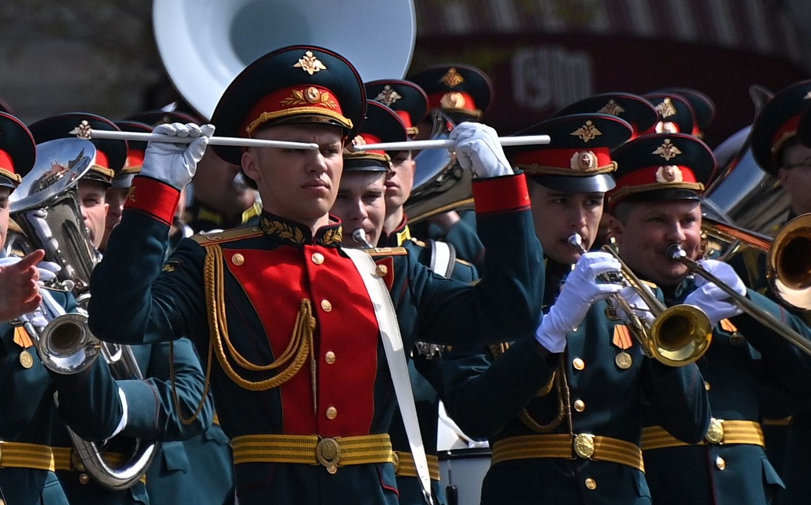 9 Mai, ziua în care Putin întâlnește o nouă Rusie, umilită în război