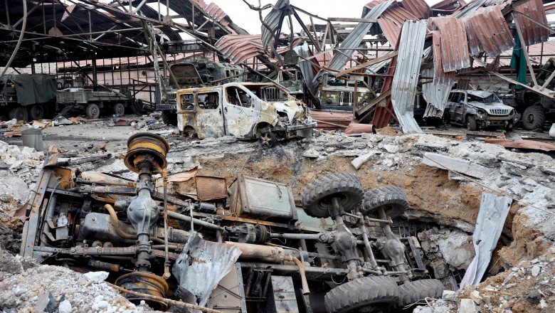 Continuă criza din Ucraina. Forţele ruse bombardează peste 40 de oraşe în Donbas