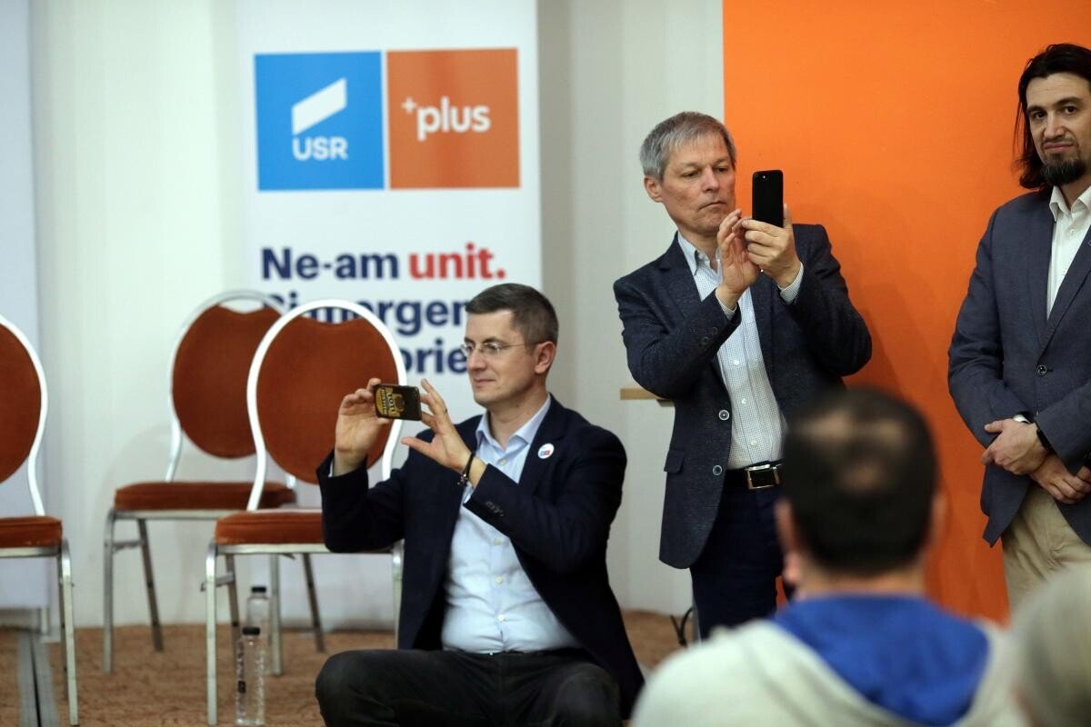 Ce le-a lipsit celor de la USR – PLUS încât și-au luat bagajele și au plecat pe drumuri separate