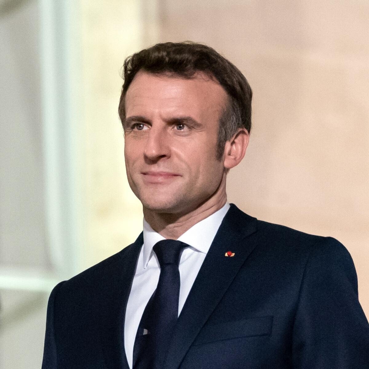 Emmanuel Macron este așteptat mâine în România