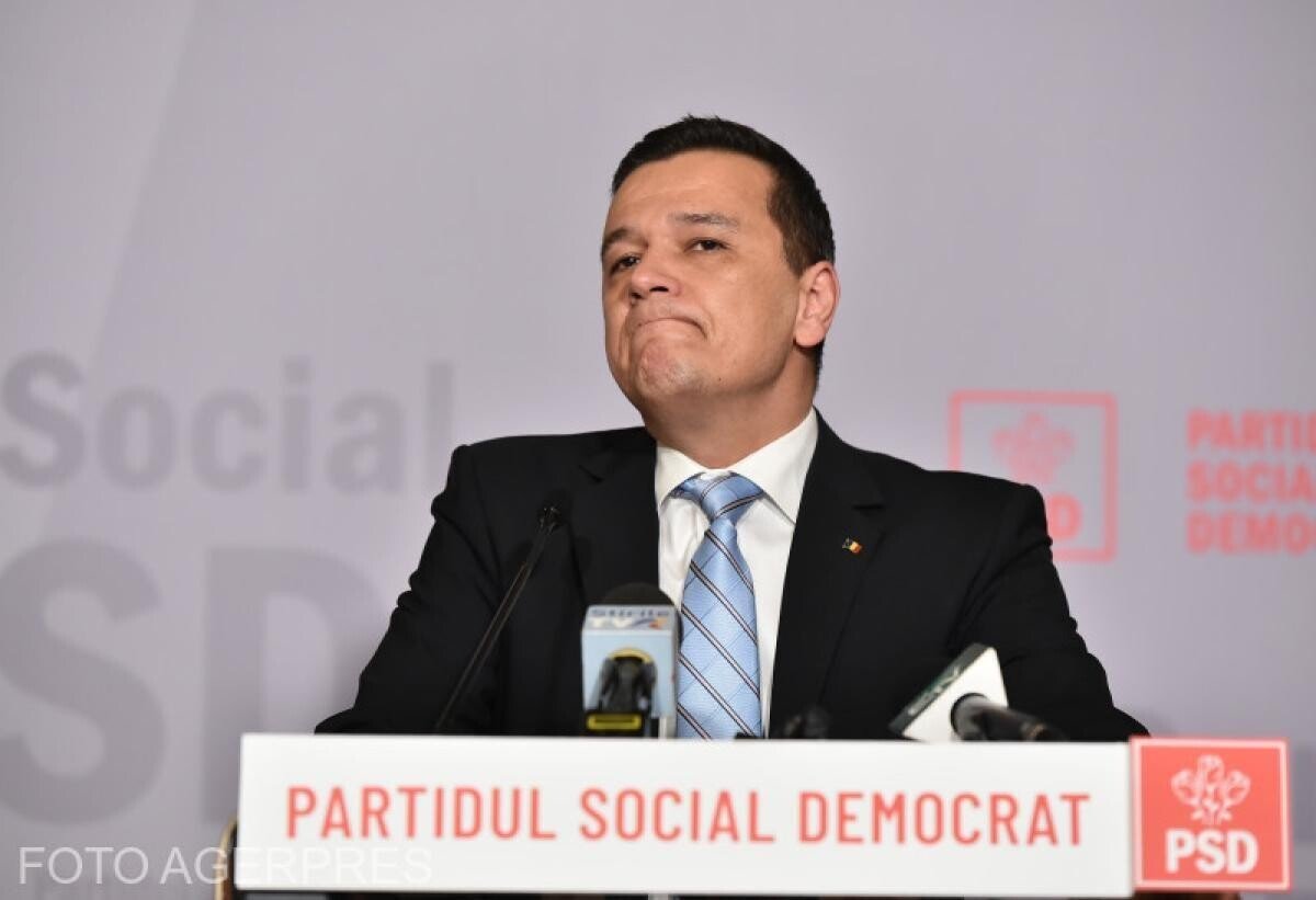 Navele Navrom rămân la mal. Cioloș îl atacă pe Grindeanu, ”care stă pe uscat”: Cauze birocratice pe care ministrul nu reușește să le rezolve