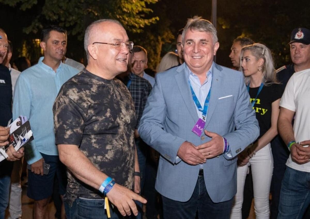 Lucian Bode și Emil Boc au fost prezenți la festivalul Untold: Unii fără alții nu se poate! / foto