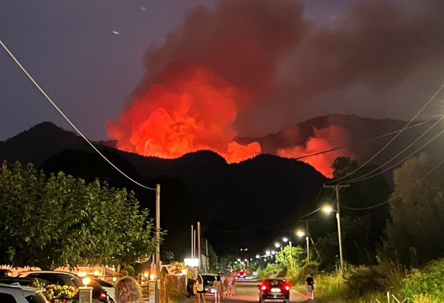 Incendiu puternic în Thassos, una dintre destinațiile de vacanță preferate de români