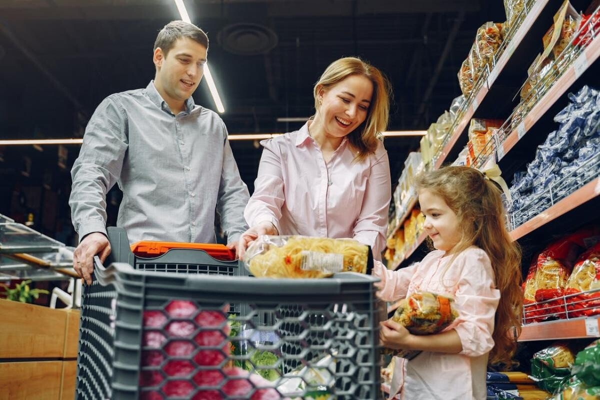 Carrefour plafonează prețurile la alimentele de bază, în Franța. În România de ce nu se poate? Gușă: Asta e viaţa, dacă nu s-a dus nimeni să le ceară…