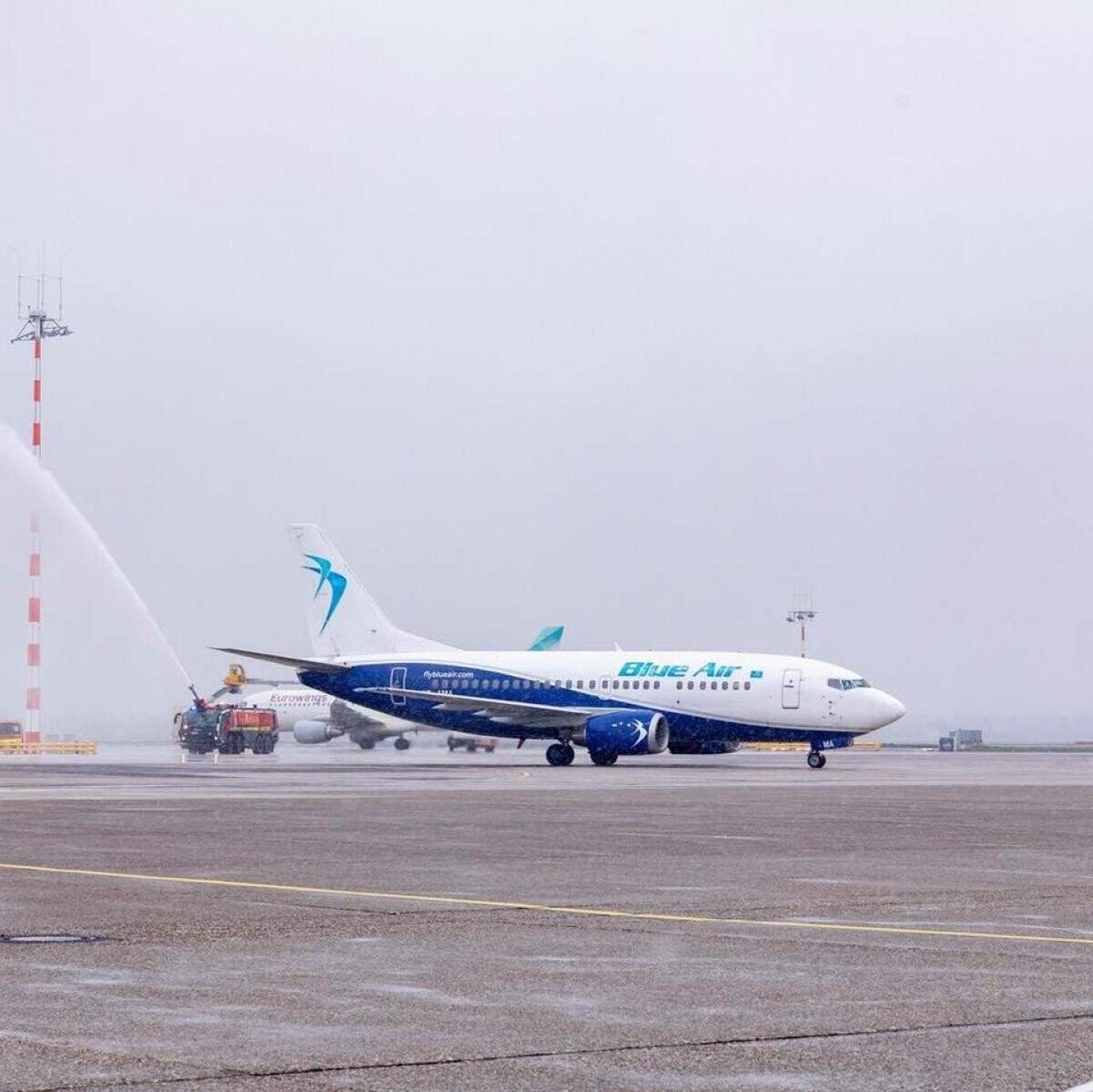 Ai bilet la Blue Air de azi până pe 12 septembrie? Poţi primi 400 de euro compensaţii. Ramona Colea, Flight Claim: Nu e forţă majoră. Pasagerul nu e responsabil