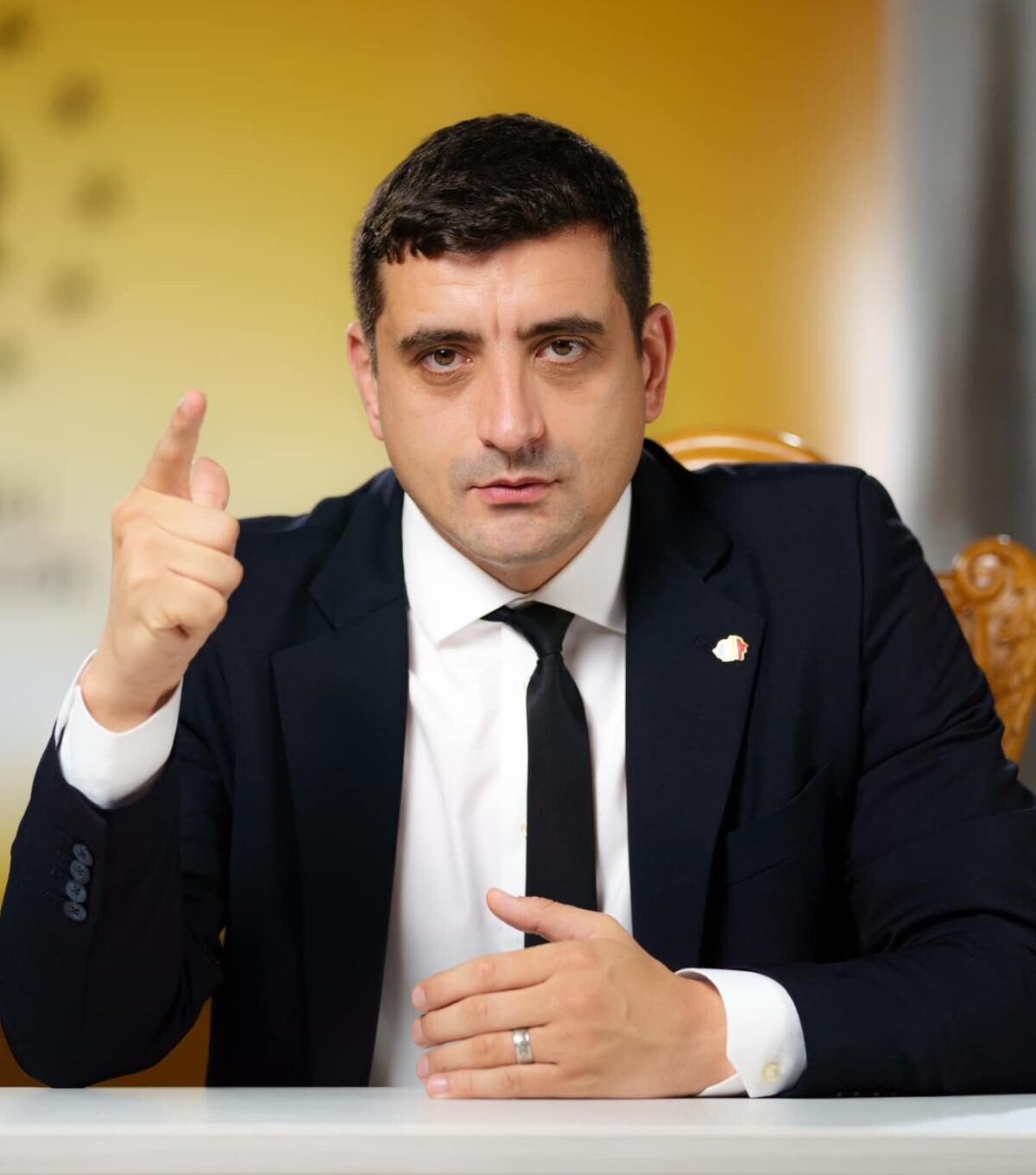 George Simion, scandal la Ministerul Energiei. Îl caută pe Virgil Popescu