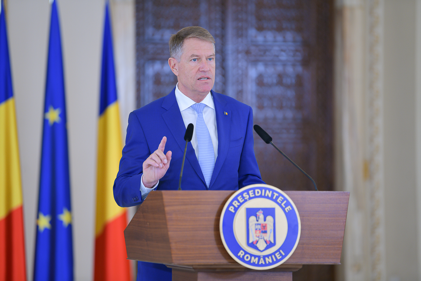 La Consiliul European e frig, la Cotroceni e călduț și Iohannis e președinte