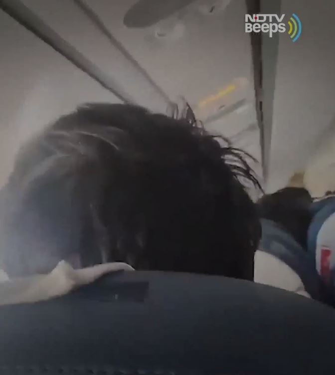 VIDEO – Ultimele momente înaintea prăbușirii avionului din Nepal. Un pasager a fost în direct pe Facebook