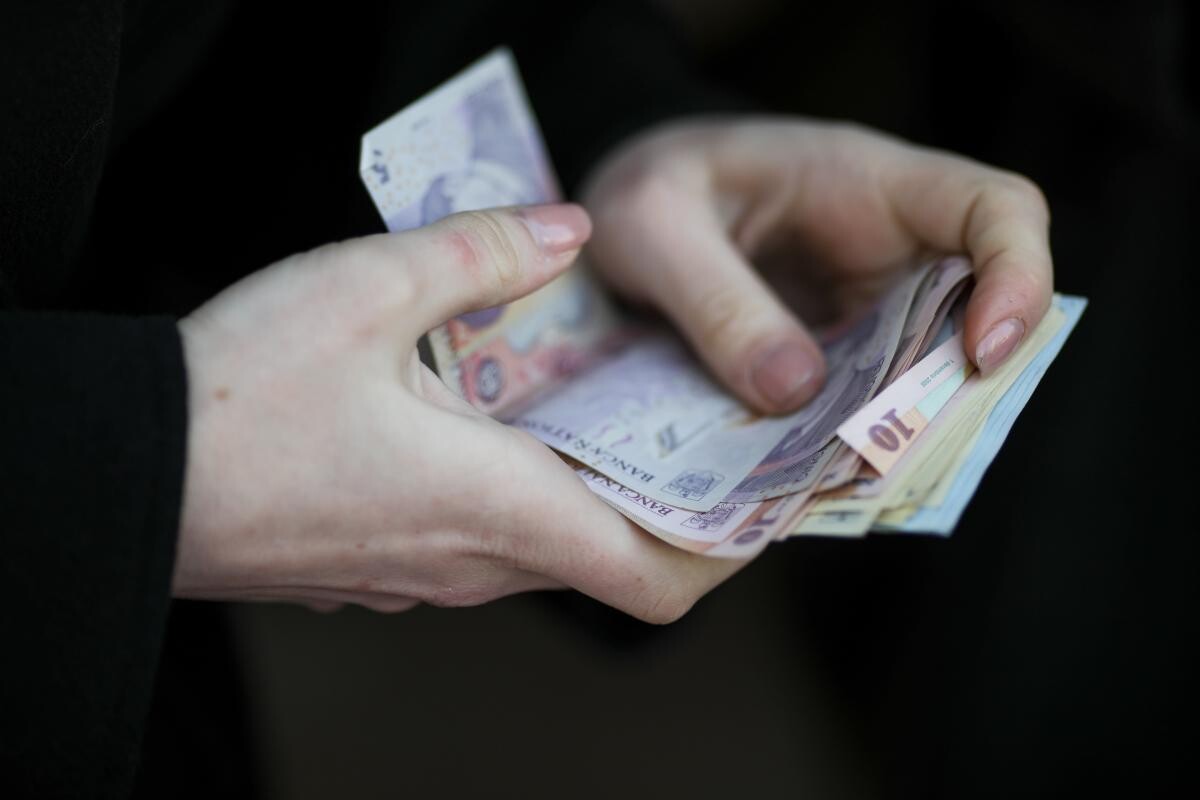 Dezechilibrul bugetului de stat provine din subestimarea cheltuielilor şi supraestimarea veniturilor, afirmă Consiliul Fiscal