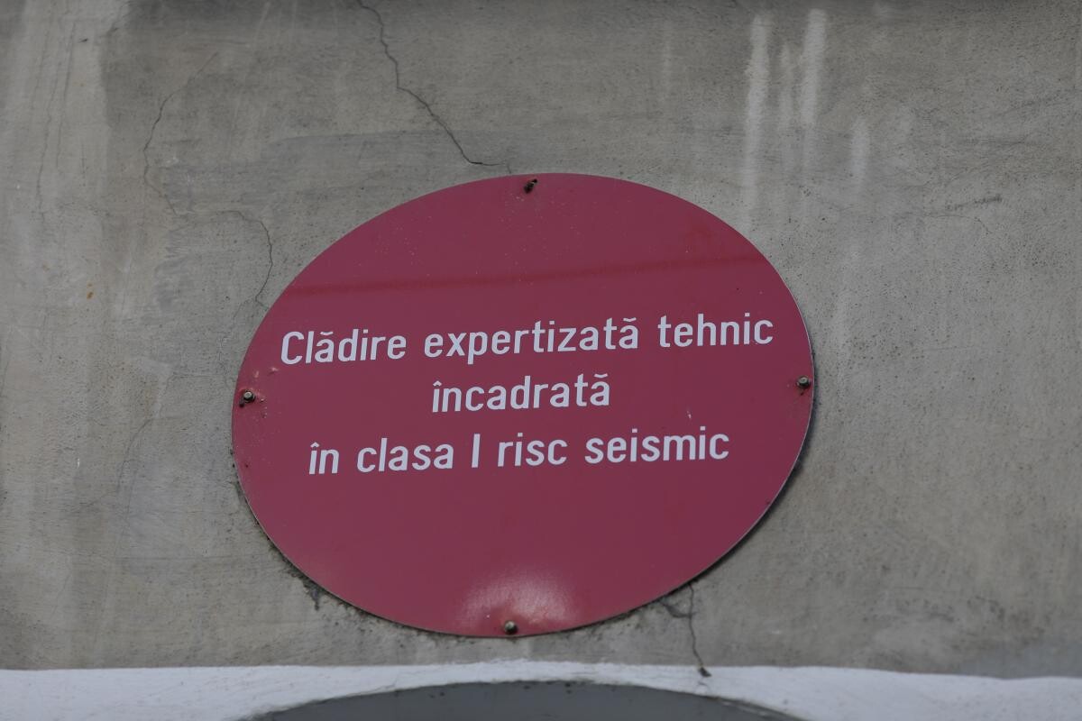 Clădirile cu bulină roșie aflate în responsabilitatea primarului Nicușor Dan. Lista construcțiilor cu risc de prăbușire din proprietatea PMB