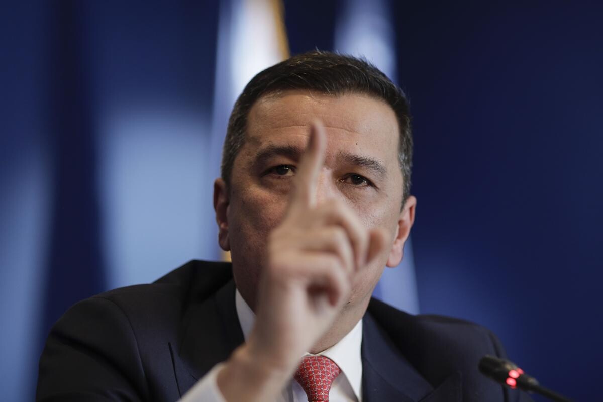 Sorin Grindeanu recunoaște: „Nu sunt specialist, din contră!”. Însă, paradoxal, nu se referă la transporturi / video