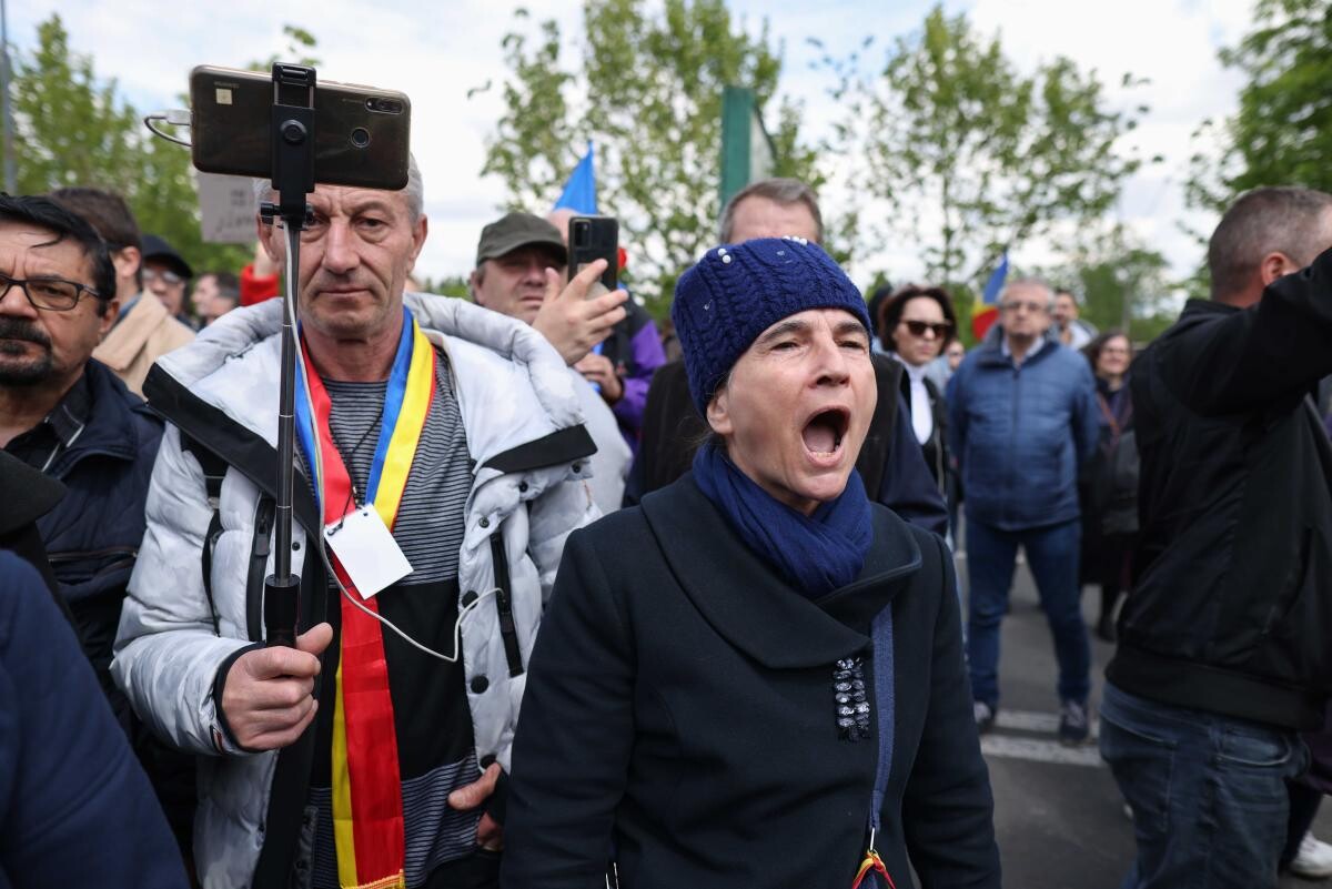 De ce este controversată legea prevenirii separării copilului de familie