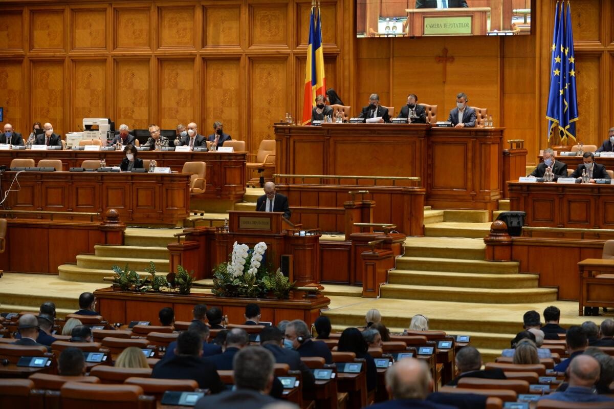 Membru AUR, prins cu gloanţe la intrarea în Parlament. Nu e primul incident. Acum doi ani, un alt membru AUR a fost prins cu droguri