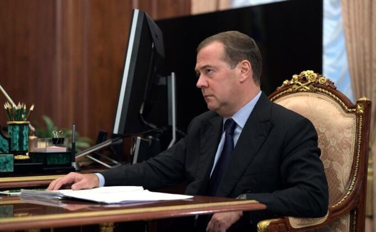 Medvedev spune că războiul ar putea dura zeci de ani. „Dacă este vorba de arme nucleare, va trebui să existe o lovitură preventivă”