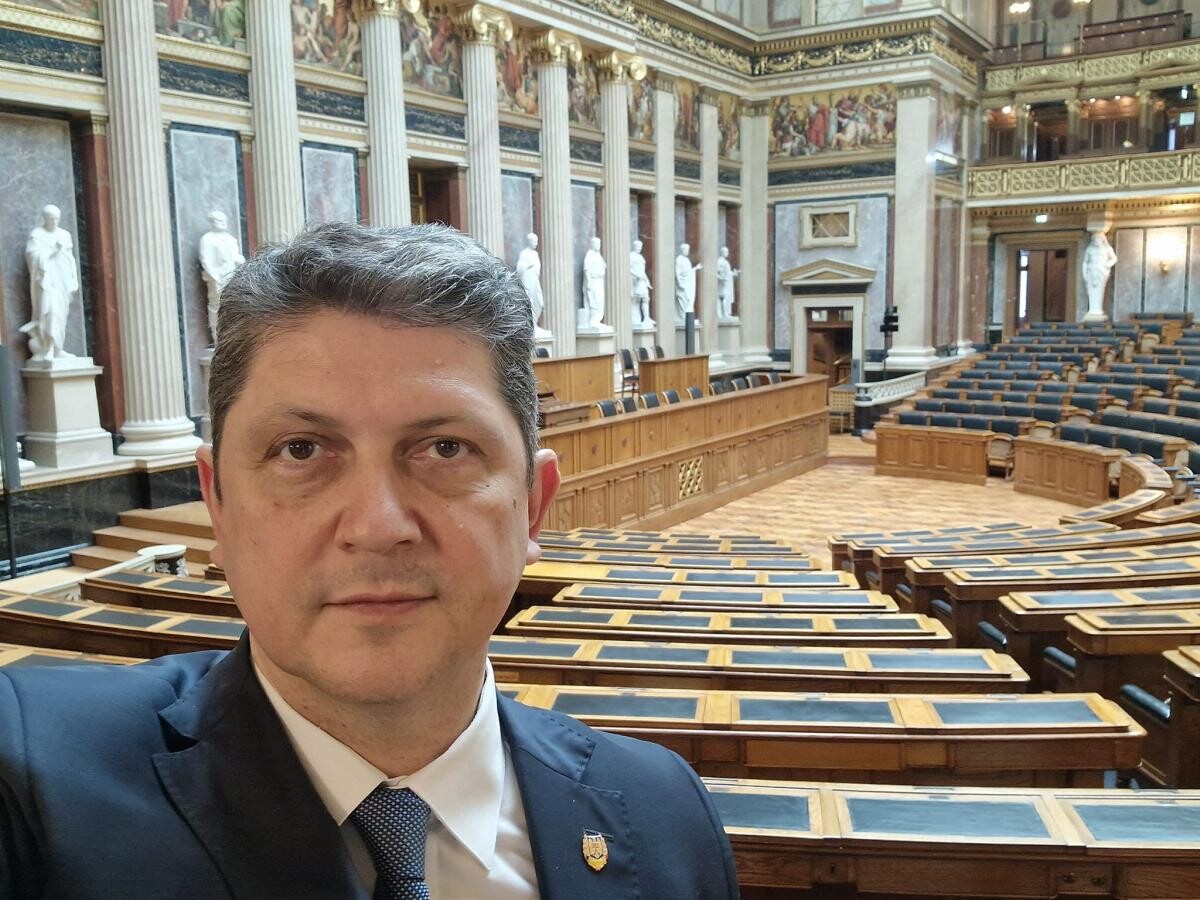 Titus Corlățean, discuții la Strasbourg cu Peter Szijjártó: Etnicii români din Ungaria și statul român au solicitat asigurarea reprezentării politice a persoanelor aparținând minorităților naționalele