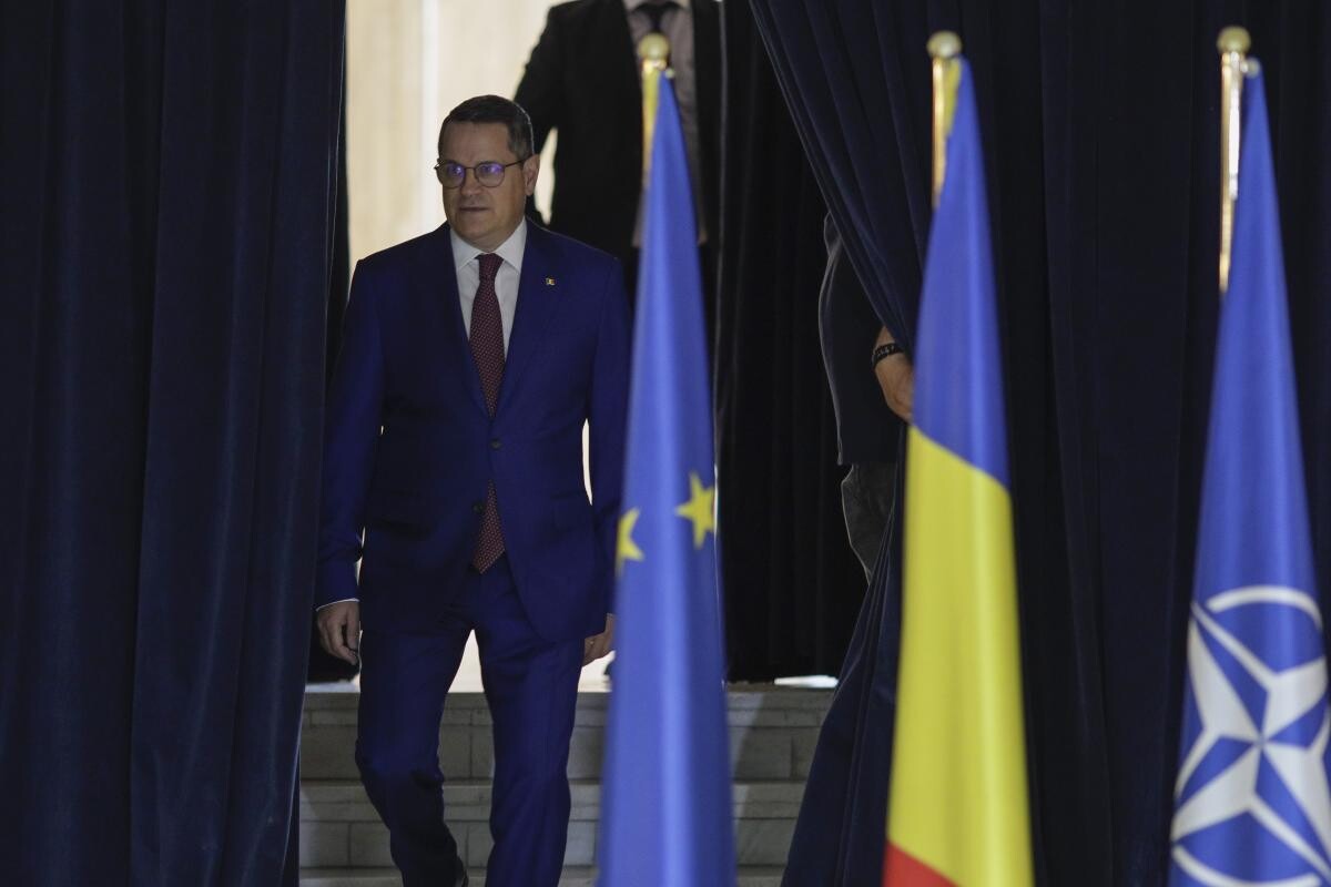 Demisia lui Hellvig de la şefia SRI, „pierdere pentru democraţie”, crede Bogdan Chirieac. Avertisment legat de intrarea lui Eduard Hellvig în politică: Depinde cine vine la Cotroceni