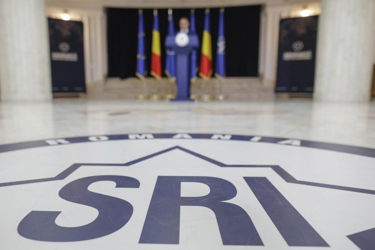 Klaus Iohannis a luat act de demisia lui Eduard Hellvig de la şefia SRI. A decis să îl decoreze cu Ordinul Naţional „Steaua României”, în grad de Comandor