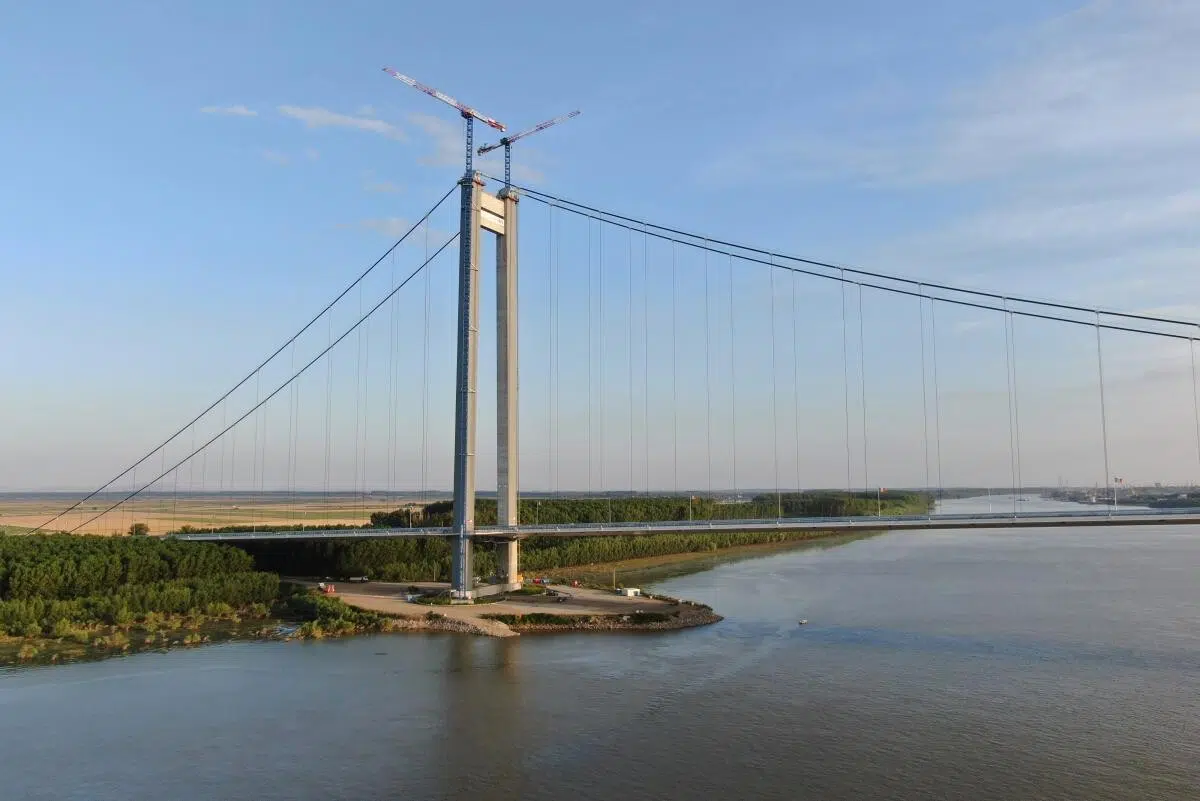 Se deschide Golden Gate de România, podul suspendat peste Dunăre de la Brăila. Premierul Marcel Ciolacu şi preşedintele Klaus Iohannis participă la inaugurare
