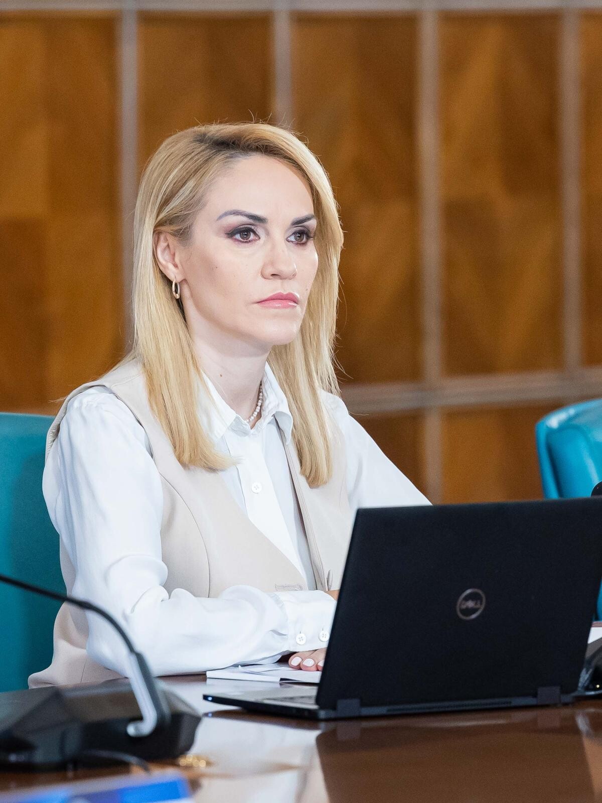 Gabriela Firea, ultimele zile de ministru? Ori demisionează, ori i se retrage sprijinul PSD, spun surse politice