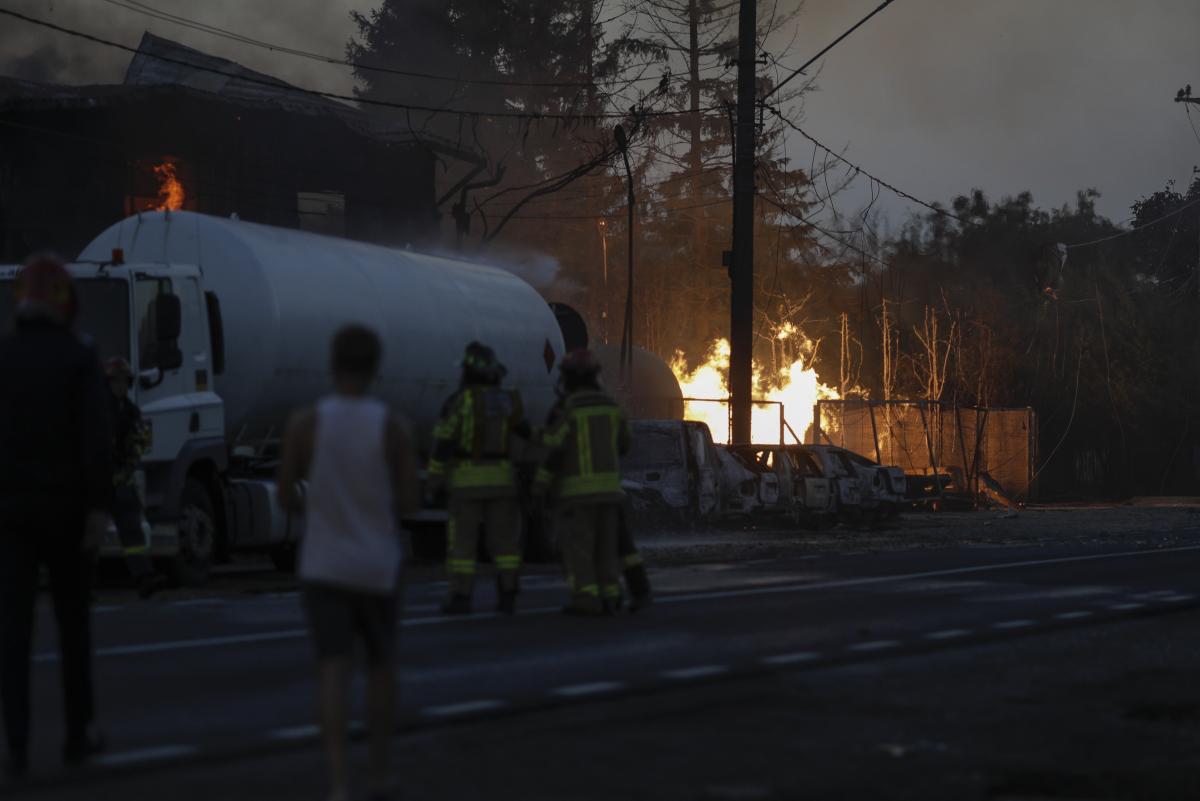 Primul pacient tratat în străinătate după exploziile de la Crevedia a revenit în ţară. Ce mesaj i-a transmis Ciolacu