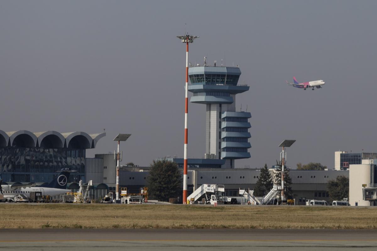 Modernizarea aeroportului Otopeni durează mai mult decât construcția celui mai mare aeroport din lume. Explicația lui Horațiu Cosma (USR)