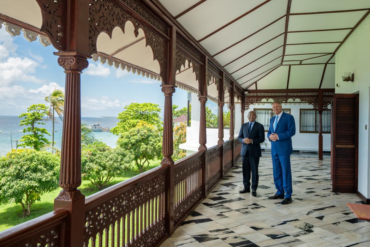 Iohannis a ajuns în Zanzibar – Galerie Foto